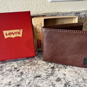 Levi's Brown Bifold Leather Wallet